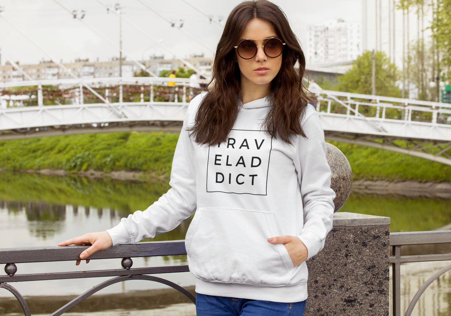 TRAVELADDICT - HOODIE UNISEX
